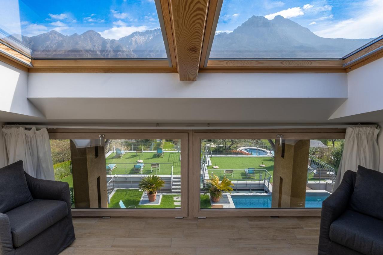 Bellagio Village- 4 Apartments By The Lake - Seasonal Warm Pool And Sauna Oliveto Lario Exterior photo