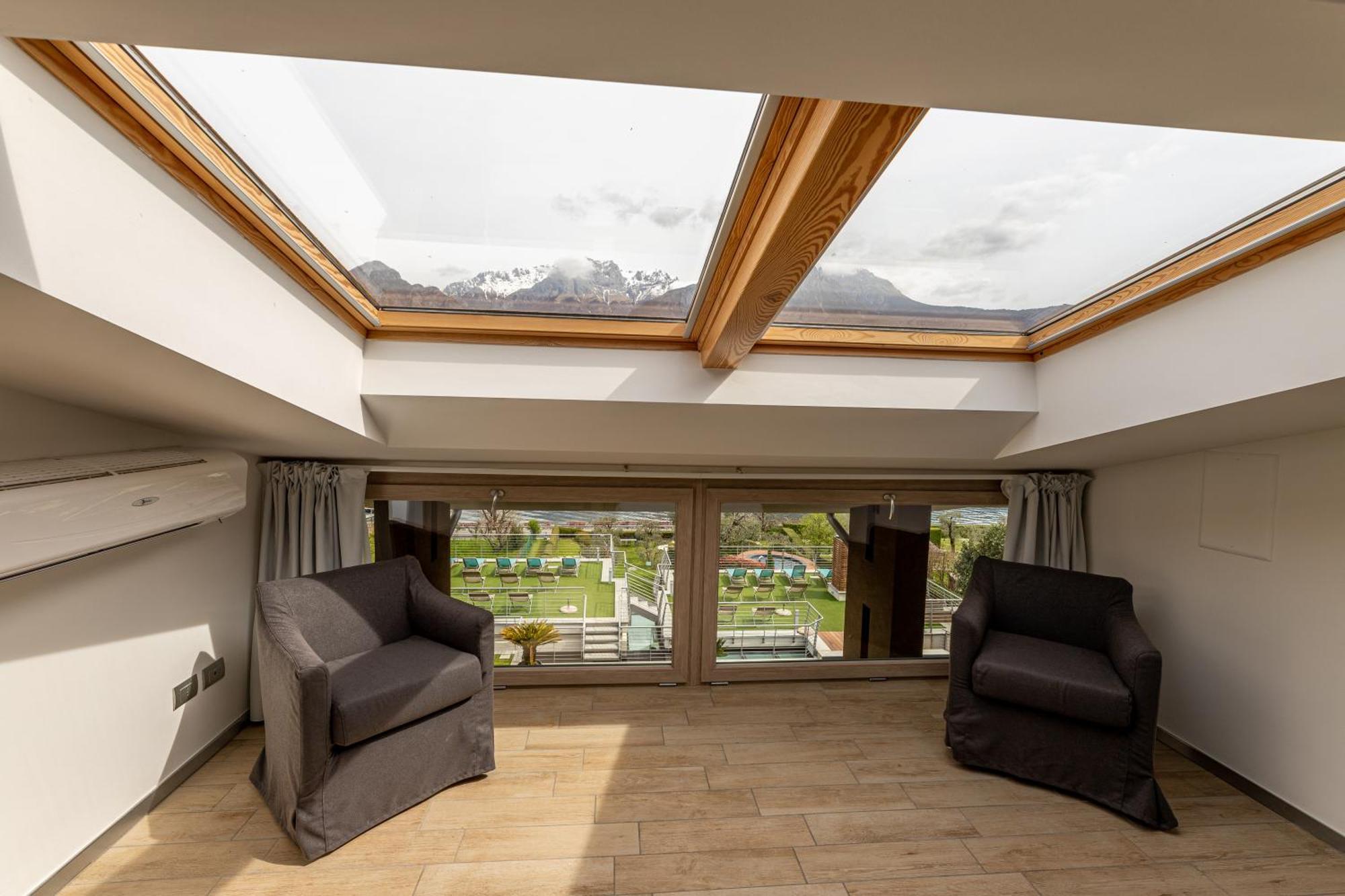 Bellagio Village- 4 Apartments By The Lake - Seasonal Warm Pool And Sauna Oliveto Lario Exterior photo